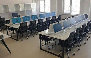 Türkiye ikincisi okula bilişim atölyesi