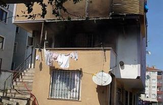 Tuzla’da binanın çatısında çıkan yangın eve...