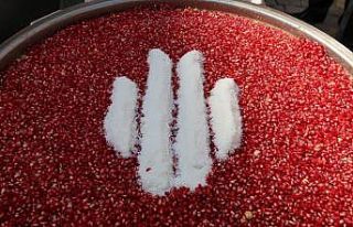 Ümraniye’de dev kazanlarda 10 bin kişiye aşure...