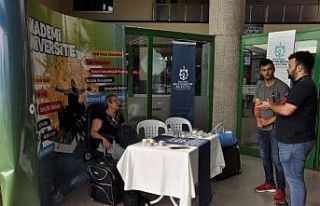 Üniversite öğrencilerine otogarda karşılama