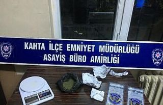 Uyuşturucu madde satan 2 kişi tutuklandı