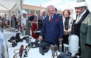 Vali Çakacak, kaybolmaya yüz tutmuş mesleklerin...