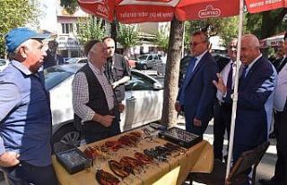 Vali Deniz esnafın Ahilik Haftasını kutladı