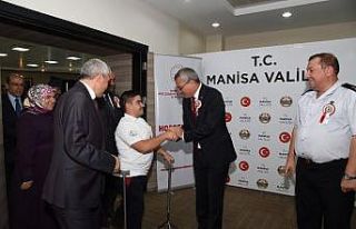 Vali Deniz, Gaziler onuruna düzenlenen yemeğe katıldı