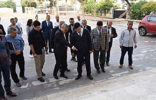 Vali Deniz okul inşaatını inceledi