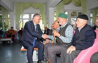 Vali Yazıcı’dan ’Dünya yaşlılar günü’...