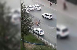 Yanan motosikletiyle uzaklaştı
