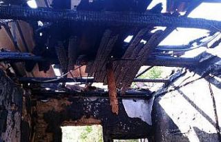 Yangında her şeyini kaybetti