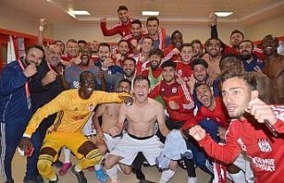 Yiğidolar’dan galibiyet pozu