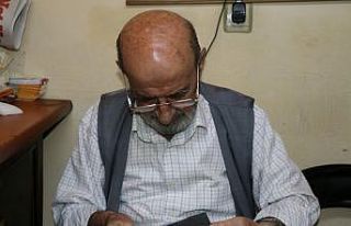 Yıpranan kumaşları 60 yıldır örgü tekniği...