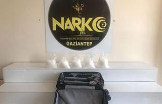 Yolcunun valizinden 5 kilo uyuşturucu çıktı