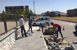 Yunus Emre Mahallesi’nde kaldırım çalışması