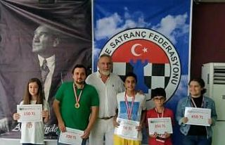 Yunusemreli satranççılar İzmir Açık Satranç...