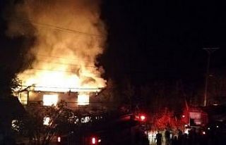 2 katlı ev alevlere teslim oldu