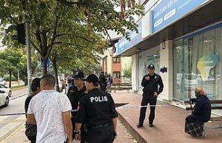 3 ay önce boşandığı eşini takip edip öldürdü