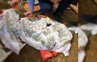 4 katlı binanın enkazında kalan ziynet eşyaları...