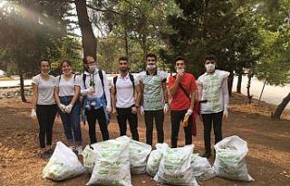 AHBAP Gönüllüleri çevre temizliği yaptı