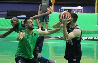 Akhisar Belediye Basketbol takımı evinde moral arıyor