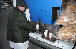 Ankara’da öğrencilere çorba dağıtımı oy birliğiyle...