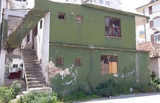 Antalya’da mahalleliyi rahatsız eden metruk bina...