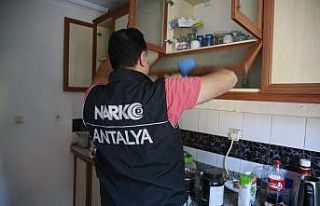 Antalya’da uyuşturucu operasyonu: 4 gözaltı