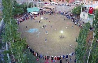 Aşiret düğününde geline 1 kilo altın, damada...