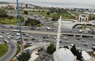 Avcılar’da minaresi yıkılan caminin diğer minaresinin...