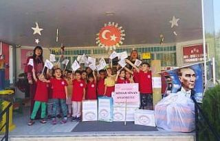 Aydınlı miniklerden, kardeşlerine kocaman yardım...