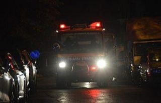 Kendi evlerini yaktılar