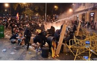 Barsolona’da protestolar sürüyor: 182 yaralı