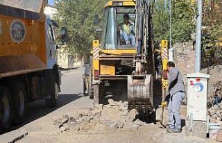 Başkan Arıkan, üst yapı çalışmalarını inceledi