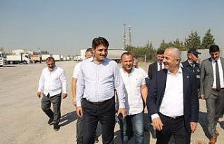 Başkan Büyükgöz’den kamyoncular garajında denetim