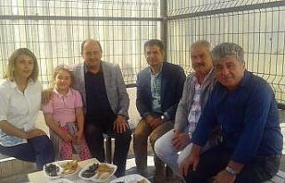 Başkan Demirtaş ilkokul kermesine destek verdi