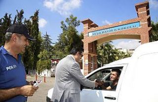 Başkan Genç, yaya geçidi nöbetinde