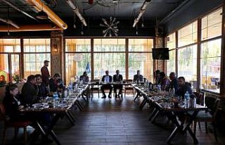 Başkan Tanış ve Kaymakam Sayar basın mensupları...