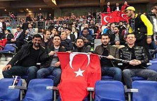 Belediye Başkanı Arı, Enver Cenk Şahin’e transfer...