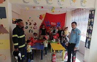 Besni’de miniklere itfaiye mesleği tanıtıldı