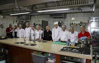 Beyaz Kalpler Aşçı Yardımcılığı Kursuna yeni...