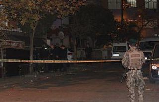 Beyoğlu’nda bir dükkanın önüne ‘ses bombası’...