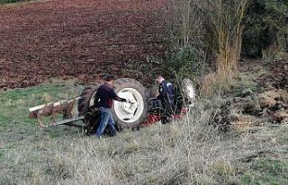 Traktörün altında kalan sürücü hayatını kaybetti