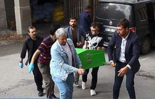 Cani adam kuma istemeyen eşini ve kızını feci...