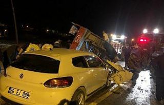 Çankırı’da otomobil traktöre çarptı: 2 ölü