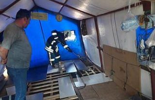 Çobanların kaldığı çadırda yılan paniği