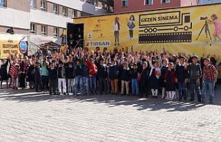 Çocuklar gezen sinema ile buluştu