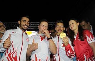 Dünya Şampiyonuna coşkulu karşılama