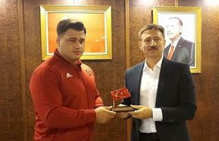 Dünya Şampiyonu güreşçi Rıza Kayaalp’in ismi...