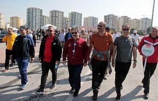 Dünya Yürüyüş Günü etkinliğinde yüzlerce...