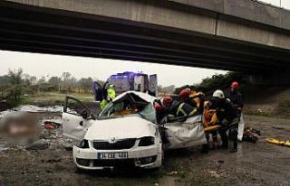 Düzce’de otomobil 30 metrelik viyadükten uçtu:...