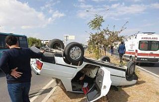 Elazığ’da tır ile çarpışan otomobil takla...