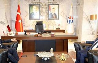 Emniyet Müdürü Zeybek’ten Rektör Gür’e ziyaret